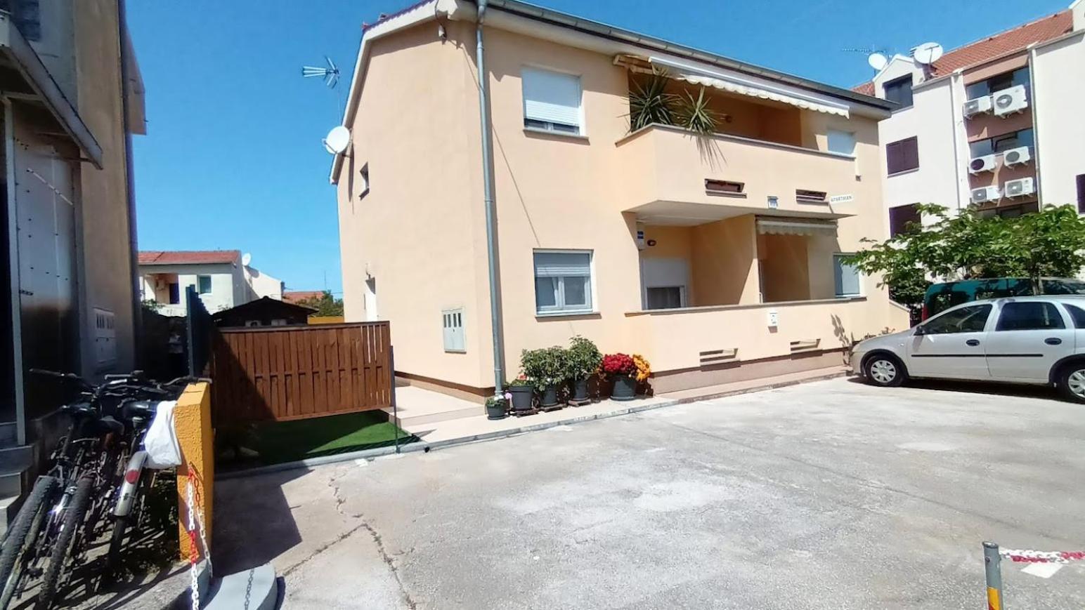 Apartment Marelja - Private Parking And Balcony Zadar Exterior photo